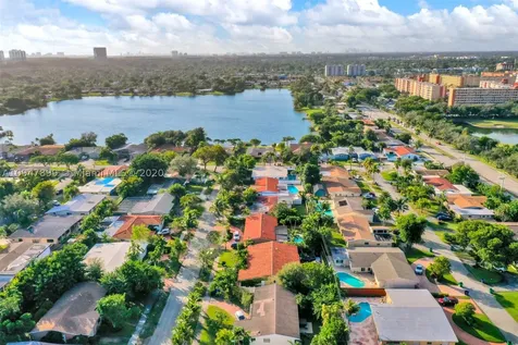 19340 NE 18th Place Miami FL 33179
