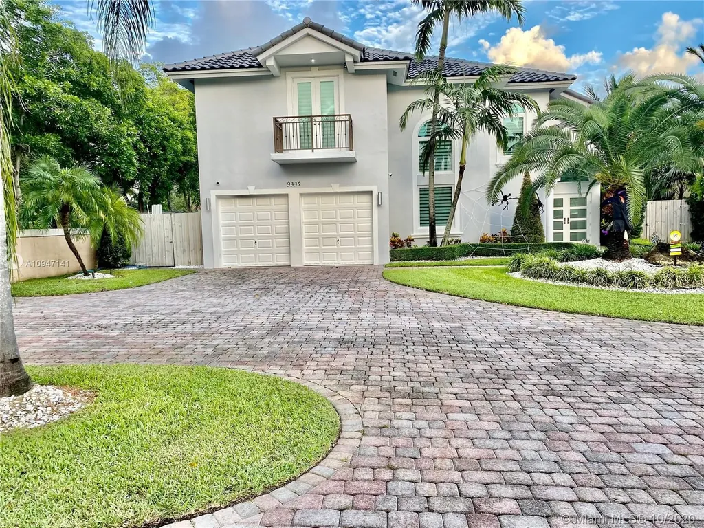 9335 SW 98th Avenue Miami FL 33176