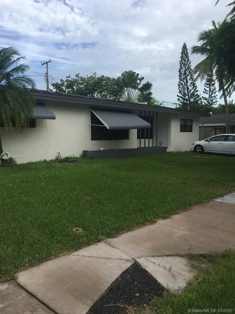 18740 Lenaire Drive Cutler Bay FL 33157