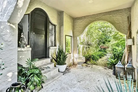 203 NE 90th Street El Portal FL 33138