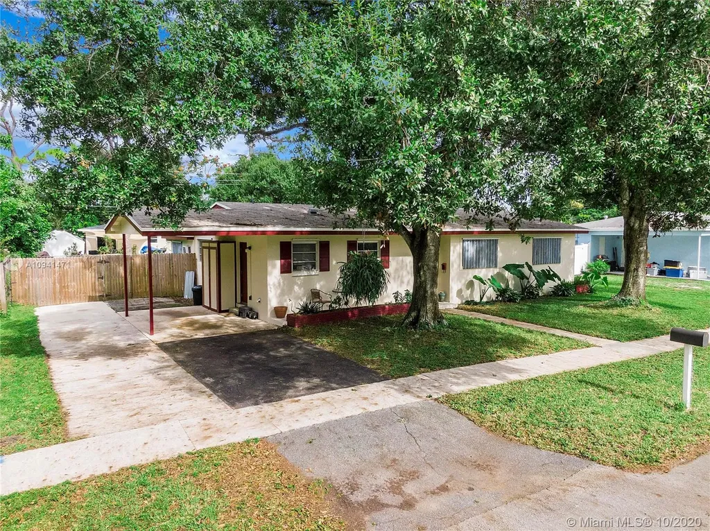 1048 SW 47th Avenue Plantation FL 33317