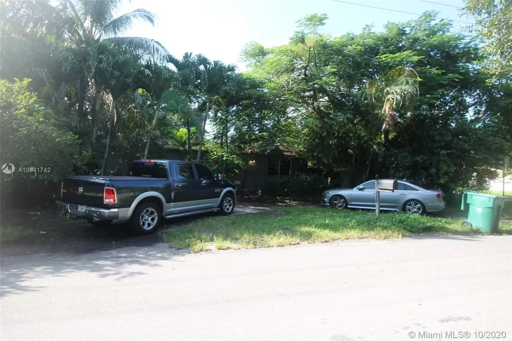502 NE 163rd Street Miami FL 33162