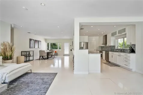 6025 Alton Road Miami Beach FL 33140