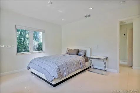 6025 Alton Road Miami Beach FL 33140