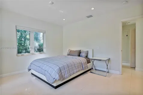 6025 Alton Road Miami Beach FL 33140