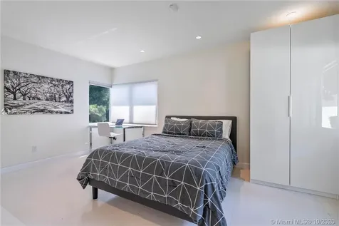 6025 Alton Road Miami Beach FL 33140
