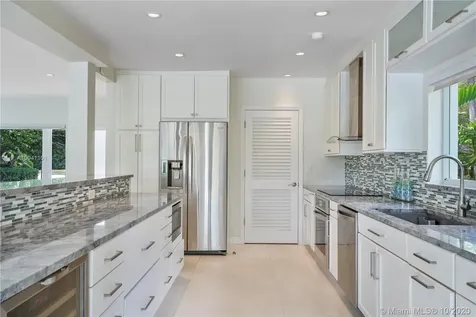 6025 Alton Road Miami Beach FL 33140