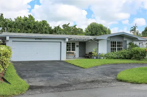 6753 Dogwood Drive Miramar FL 33023