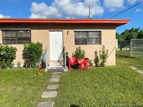 1092 NW 100th Terrace Miami FL 33150