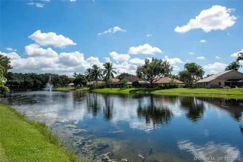 8940 Woodside Court Davie FL 33328