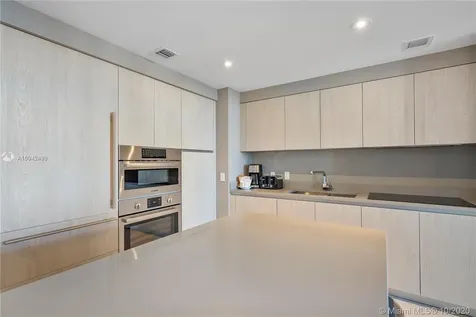 4010 S Ocean Drive Hollywood FL 33019