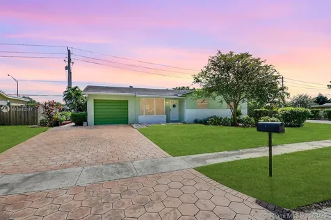 5070 SW 101st Avenue Cooper City FL 33328