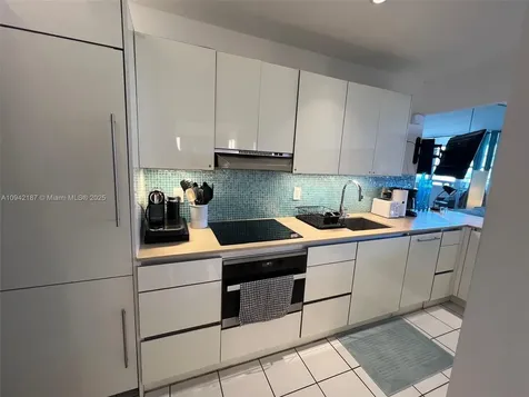 100 Lincoln Road Miami Beach FL 33139