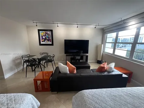 100 Lincoln Road Miami Beach FL 33139