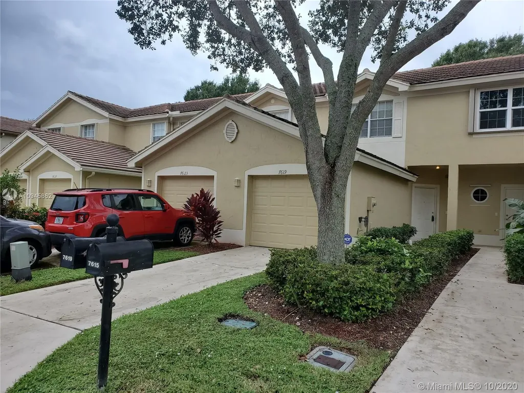 7619 Sonesta Shores Drive Lake Worth FL 33463