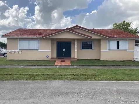2707 W 71st Place Hialeah FL 33016