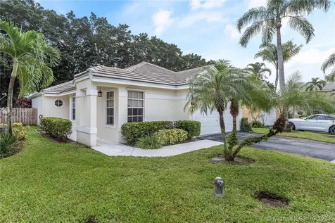 2948 Tall Oak Court Davie FL 33328