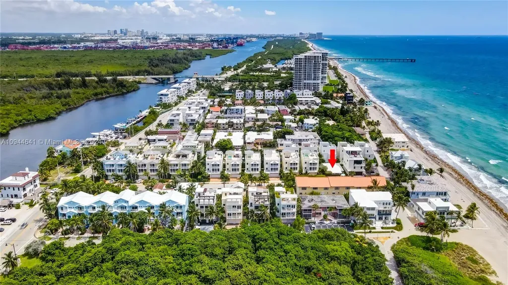 309 Oak Street Hollywood FL 33019