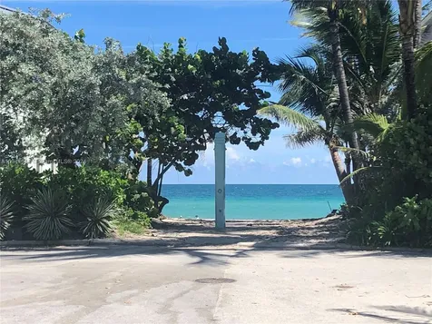 309 Oak Street Hollywood FL 33019