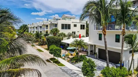 309 Oak Street Hollywood FL 33019