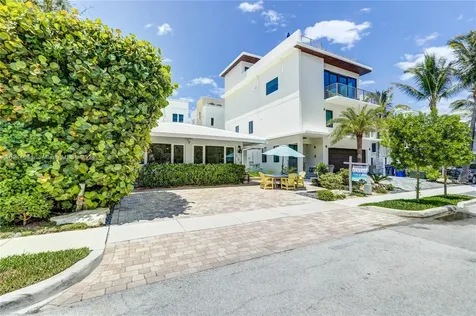 309 Oak Street Hollywood FL 33019