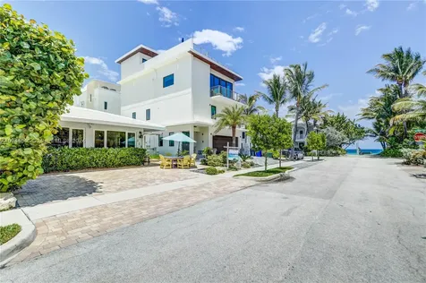 309 Oak Street Hollywood FL 33019