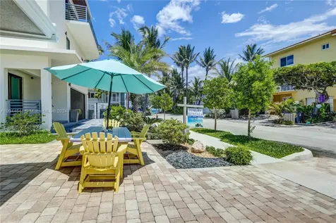 309 Oak Street Hollywood FL 33019