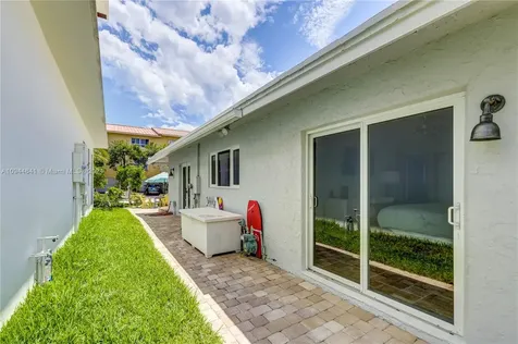 309 Oak Street Hollywood FL 33019