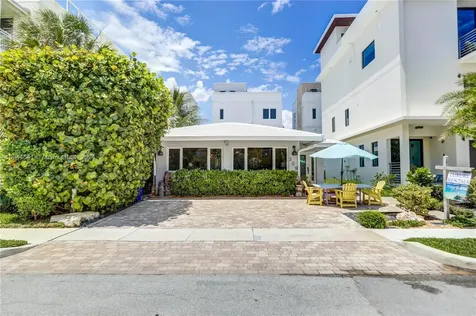 309 Oak Street Hollywood FL 33019
