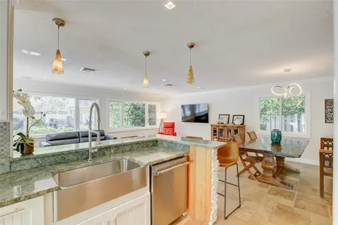 309 Oak Street Hollywood FL 33019