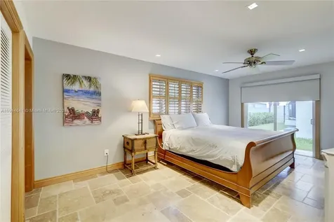 309 Oak Street Hollywood FL 33019