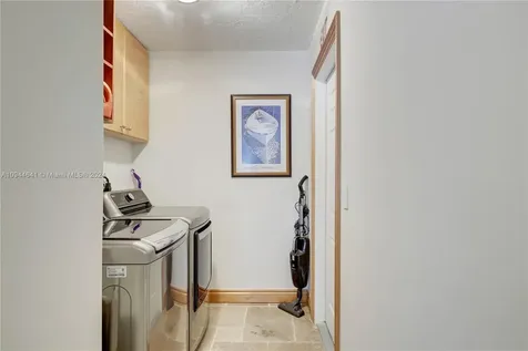 309 Oak Street Hollywood FL 33019