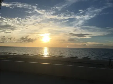 309 Oak Street Hollywood FL 33019