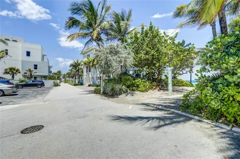 309 Oak Street Hollywood FL 33019