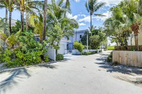 309 Oak Street Hollywood FL 33019
