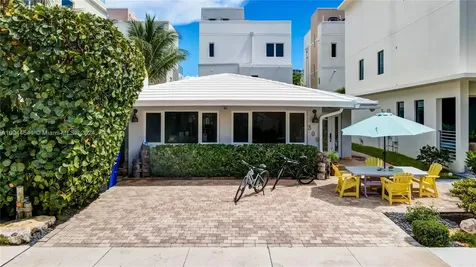 309 Oak Street Hollywood FL 33019