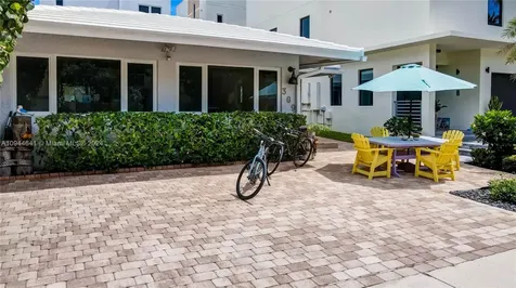 309 Oak Street Hollywood FL 33019