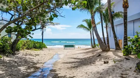 309 Oak Street Hollywood FL 33019