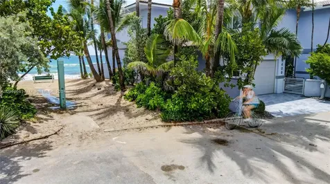 309 Oak Street Hollywood FL 33019