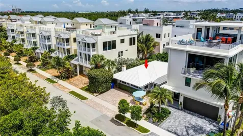 309 Oak Street Hollywood FL 33019