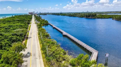 309 Oak Street Hollywood FL 33019