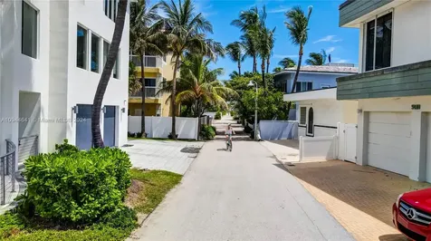 309 Oak Street Hollywood FL 33019