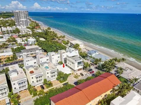 309 Oak Street Hollywood FL 33019