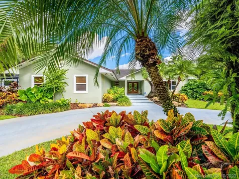 7001 SW 49th Street Davie FL 33314