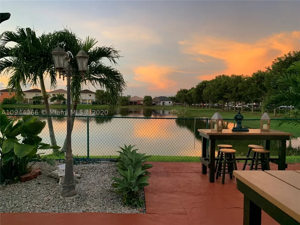 16517 SW 47th Street Miami FL 33185