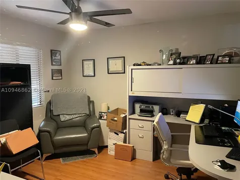 4218 SW 9th Street Miami FL 33134