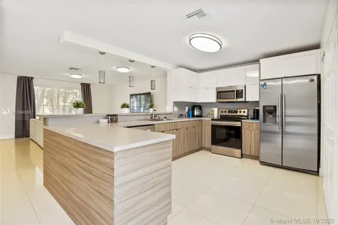 10880 NW 8th Street Pembroke Pines FL 33026