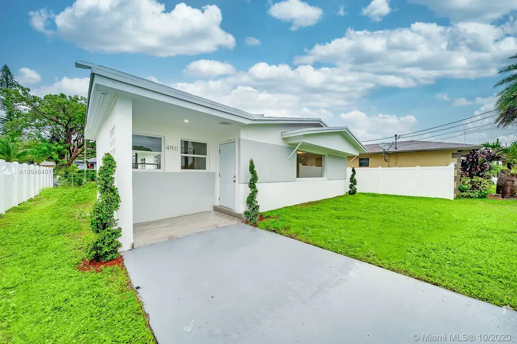 4911 SW 19th Street West Park FL 33023