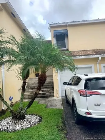 311 SW 95th Terrace Pembroke Pines FL 33025