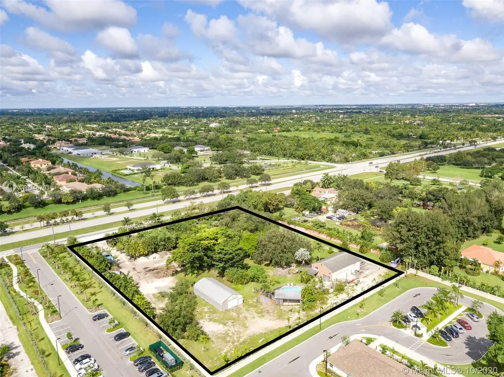 2780 S Flamingo Road Davie FL 33330